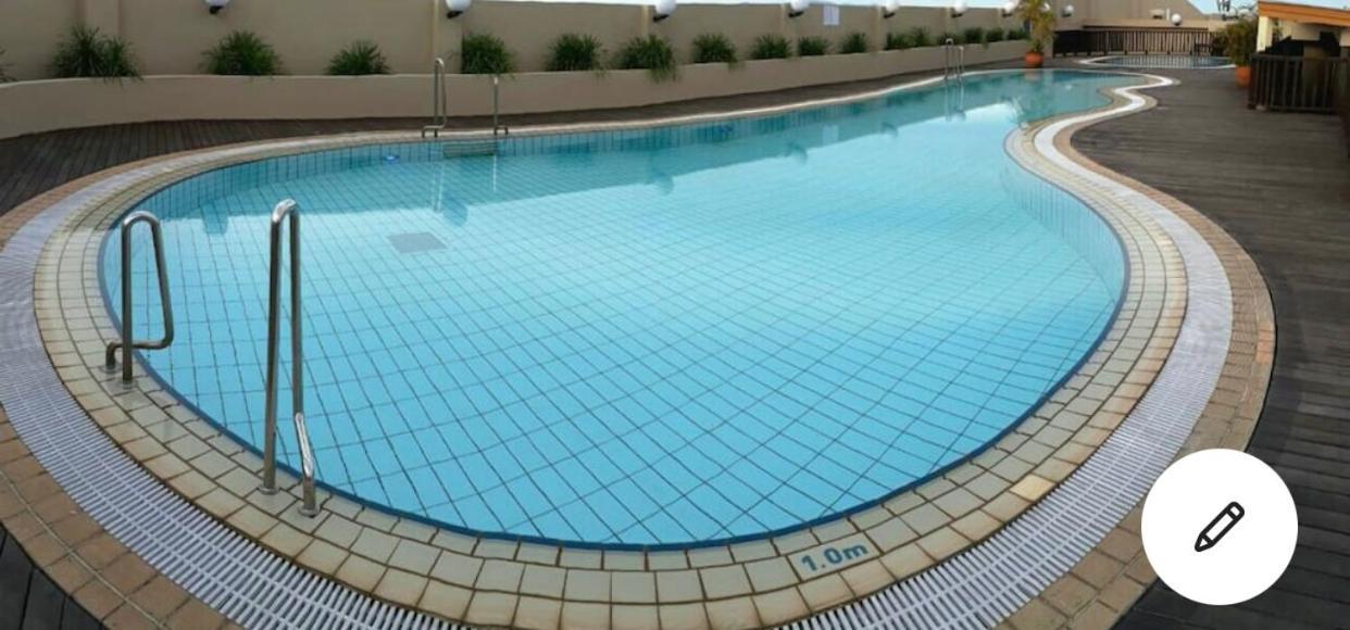 Riverbank Suites Waterfront Kuching Eksteriør billede