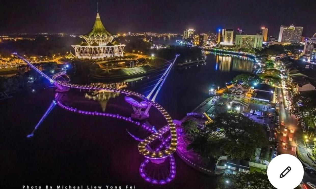 Riverbank Suites Waterfront Kuching Eksteriør billede