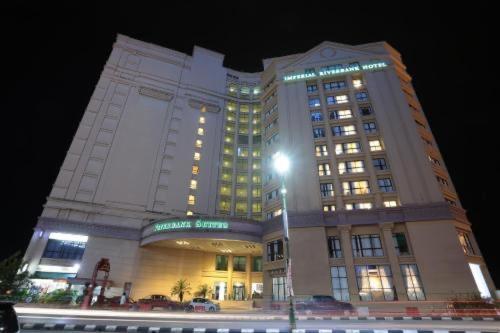 Riverbank Suites Waterfront Kuching Eksteriør billede